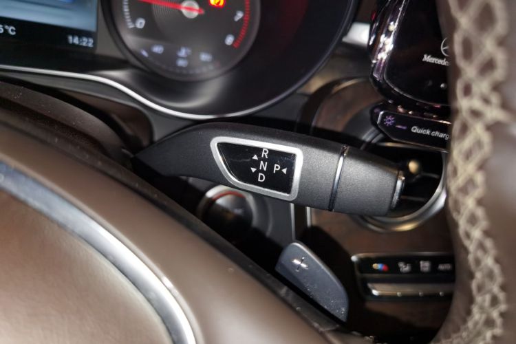 奔驰GLC 2016款 GLC 300 4MATIC 动感型中控内饰18