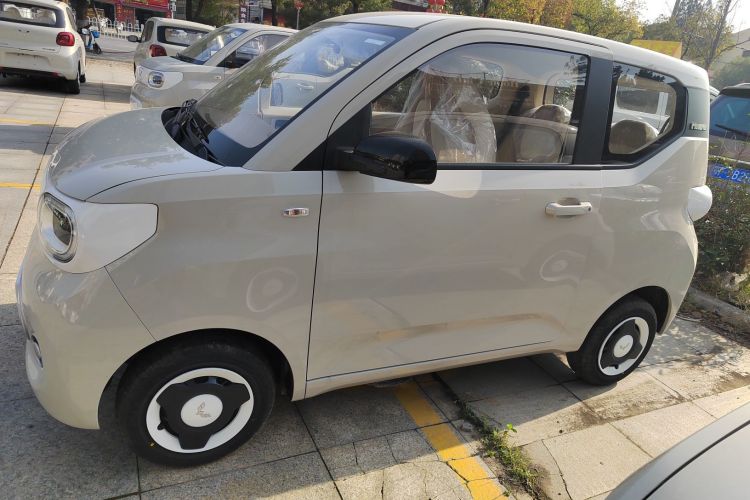 五菱汽车 宏光MINIEV 2024款 第三代 215km 青春版车身外观4