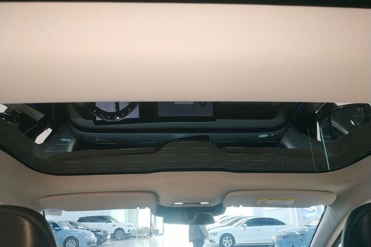 小鹏P7 2022款 670E+中控内饰22