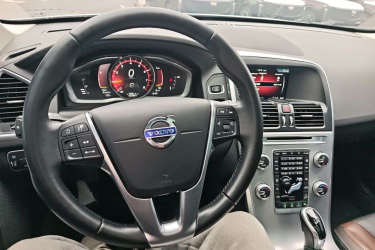 沃尔沃XC60 2017款 T5 AWD 智远版中控内饰12