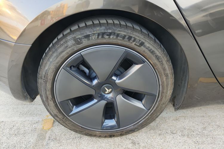 特斯拉 Model 3 2022款 后轮驱动版车身外观6008