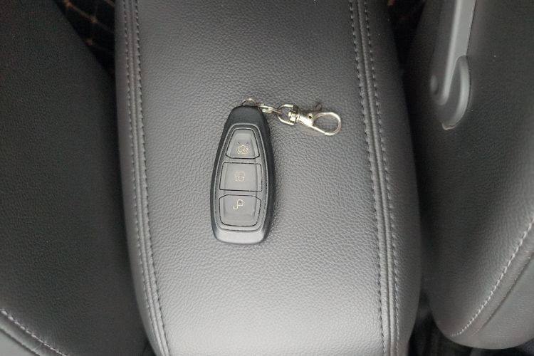 福特 福克斯 2015款 两厢 EcoBoost 180 自动运动型中控内饰11