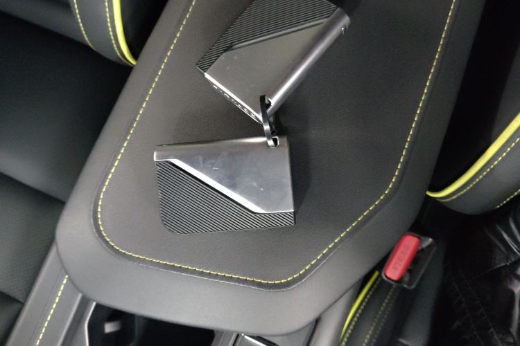 领克06 2023款 Remix 1.5T 劲Halo中控内饰7001