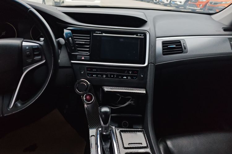 本田 思铂睿 2015款 2.4L 尊贵版中控内饰16