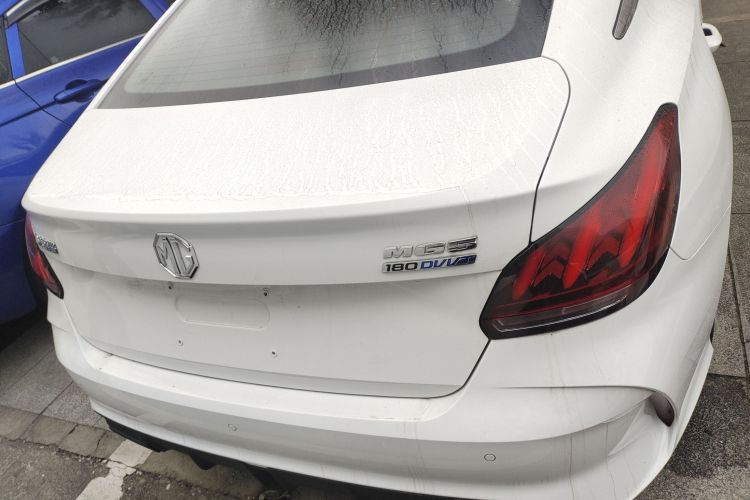 名爵 MG5 2023款 180DVVT 手动风尚版车身外观6