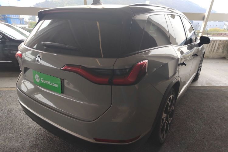 蔚来ES8 2020款 580KM 签名版 六座版车身外观7