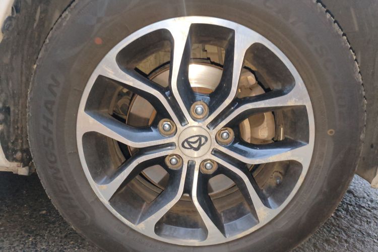 长安凯程 长安欧尚A600 2016款 1.5L 手动精英型7座车身外观10