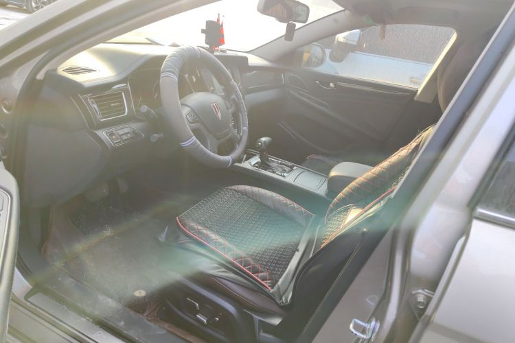 红旗H7 2019款 2.0T 旗舰版中控内饰19