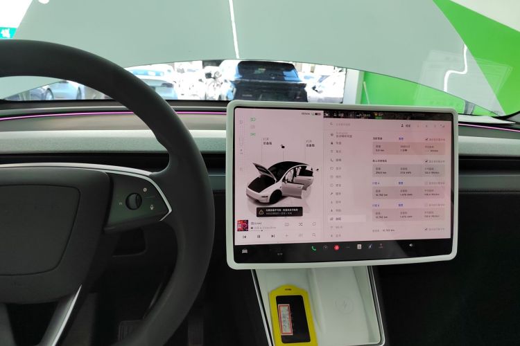 特斯拉 Model Y 2025款 后轮驱动版中控内饰18