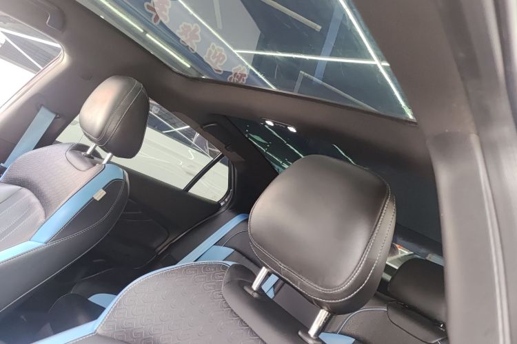 广汽传祺 影豹 2022款 270T DCT J16银河战机版中控内饰22