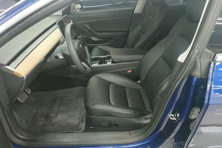 特斯拉 Model 3 2020款 标准续航后驱升级版中控内饰19