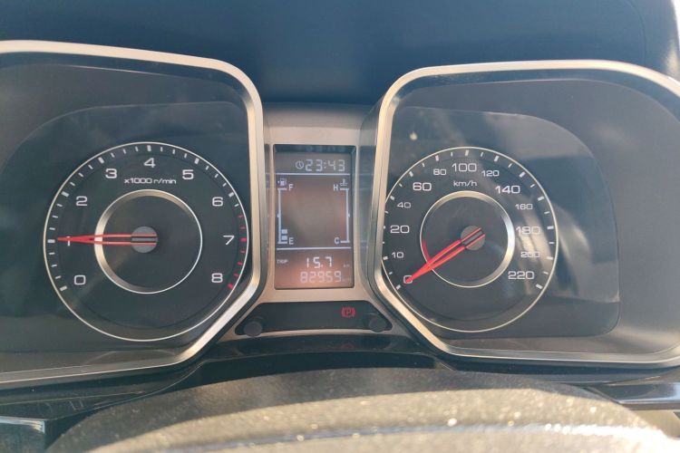 众泰 大迈X5 2017款 超值版 1.6L 手动时尚型中控内饰14