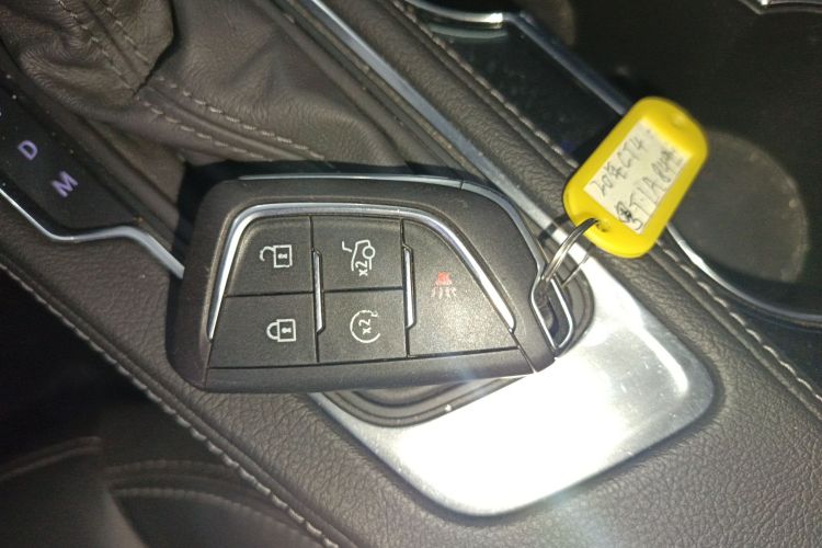 凯迪拉克CT4 2020款 28T 时尚型中控内饰11