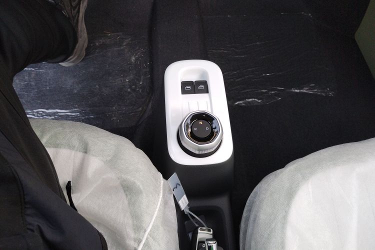 吉利银河 2025款 210km 熊猫骑士中控内饰18