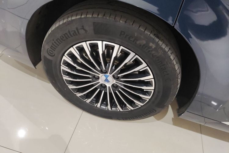 腾势D9 2022款 DM-i 1040 尊贵型车身外观6008