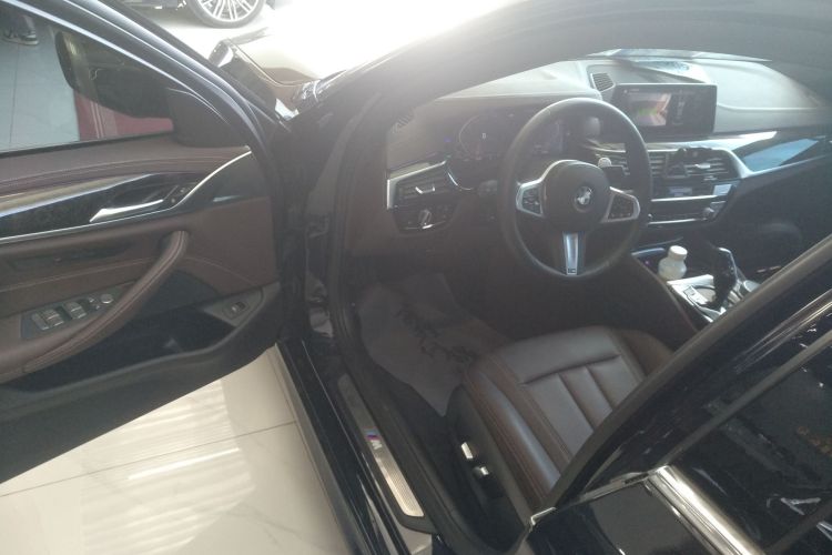 宝马5系 2020款 525Li M运动套装中控内饰7003