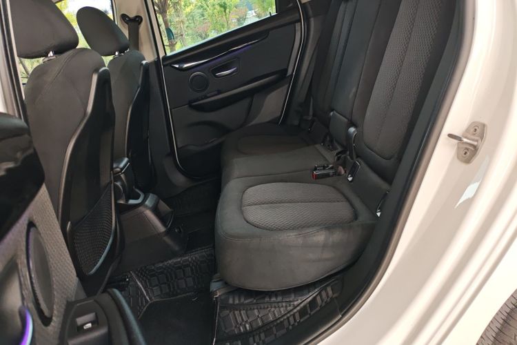 宝马2系旅行车 2018款 218i 时尚型中控内饰21