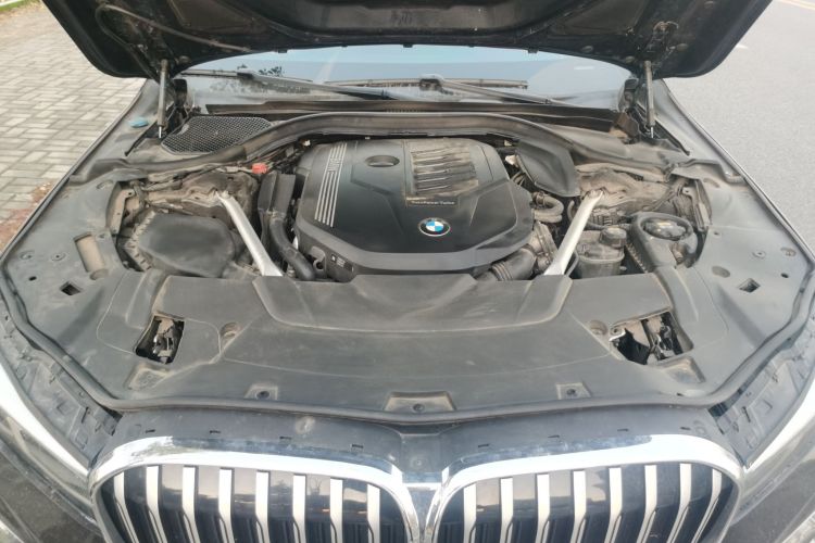 宝马7系 2019款 改款 740Li 尊享型 M运动套装局部细节24