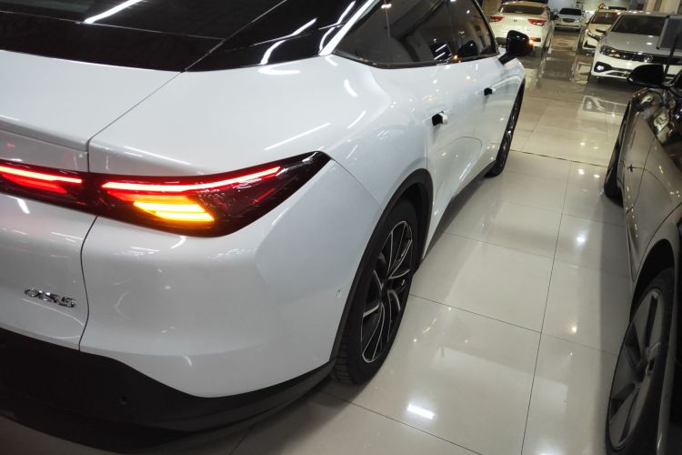 ARCFOX极狐 极狐 阿尔法S5 2024款 708MAX 200kW车身外观9