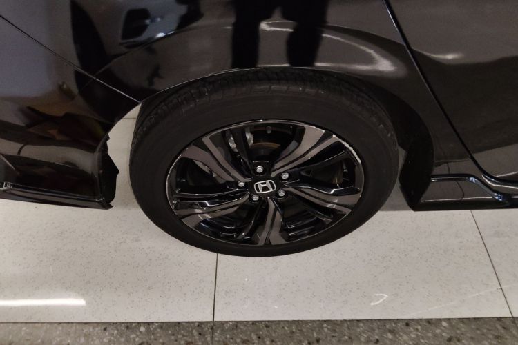 本田 思域 2021款 HATCHBACK 220TURBO CVT潮酷控车身外观6008