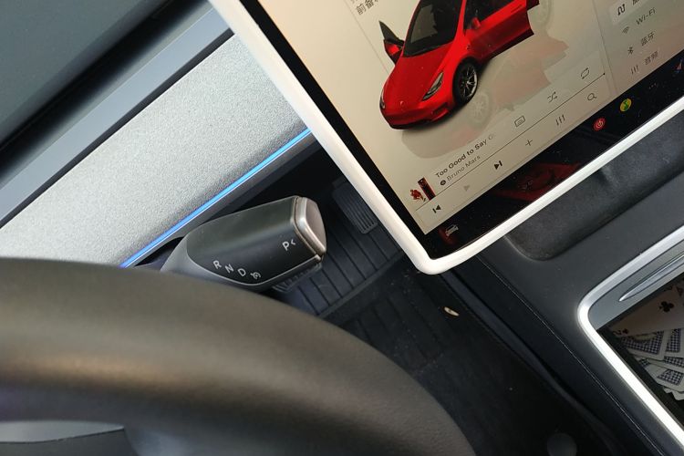 特斯拉 Model Y 2023款 后轮驱动版中控内饰18