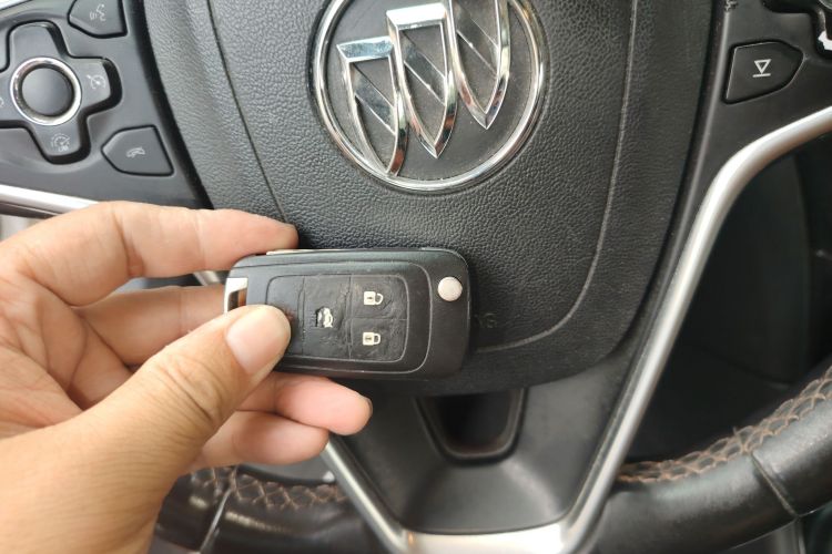 别克 君威 2015款 1.6T 精英技术型中控内饰7001