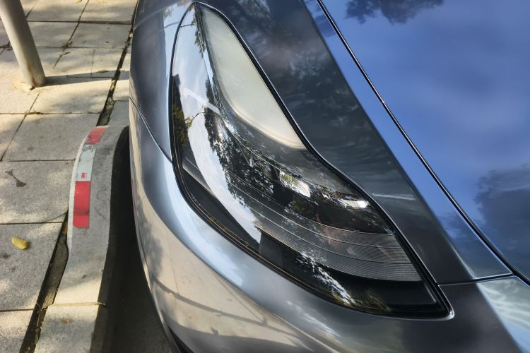 特斯拉 Model Y 2022款 后轮驱动版车身外观8