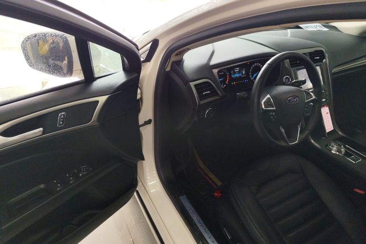 福特 蒙迪欧 2018款 EcoBoost 180 时尚型中控内饰7002