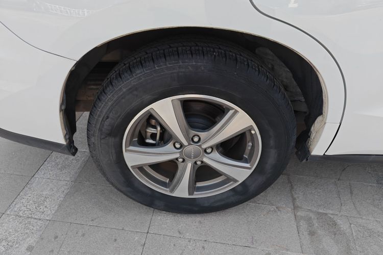 哈弗M6 2018款 改款 1.5T DCT两驱精英型车身外观6008