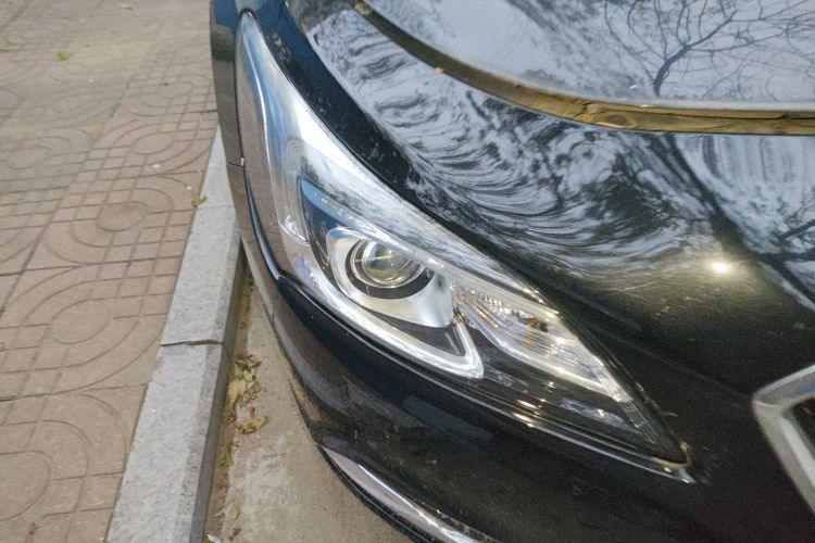 别克 君越 2016款 改款 28T 精英型车身外观8