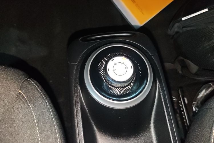 五菱汽车 五菱缤果 2023款 333km 快享款中控内饰18