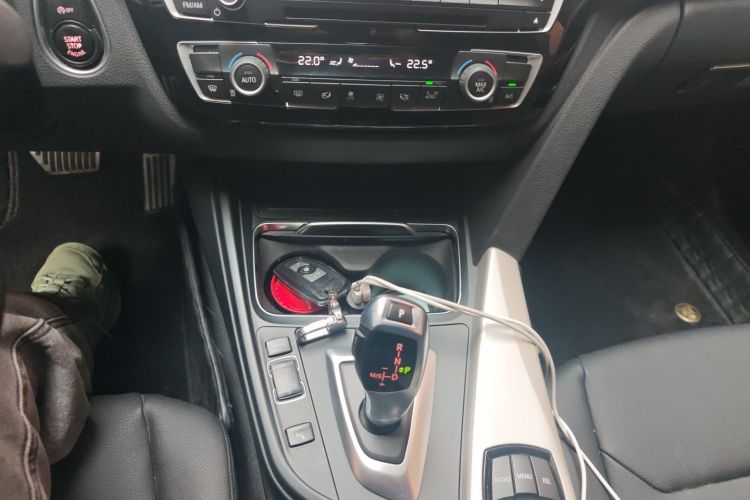 宝马3系GT 2017款 320i 时尚型中控内饰18