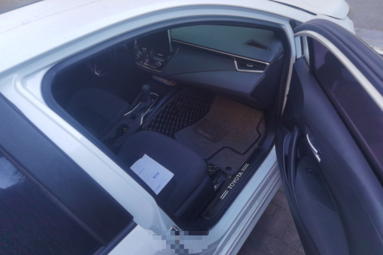 丰田 雷凌 2021款 185T CVT豪华版局部细节9005