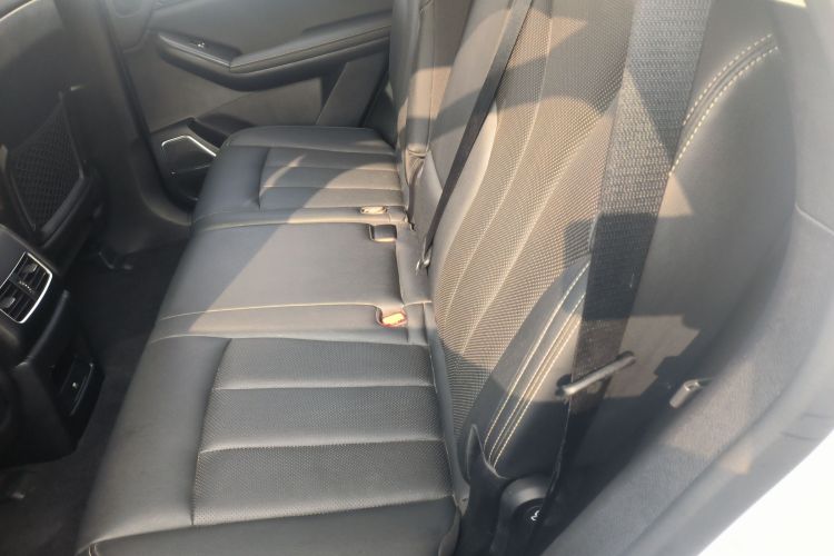 比亚迪 唐 2018款 2.0T 自动智联尊荣型 5座 国V中控内饰21