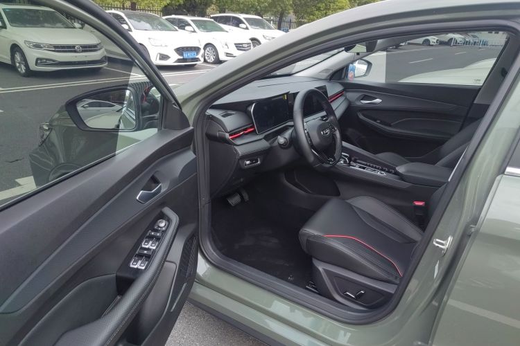 吉利汽车 2022款 缤瑞COOL 1.5T DCT电掣版中控内饰20