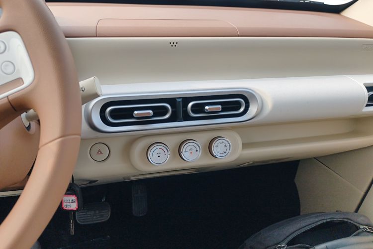 五菱汽车 宏光MINIEV 2024款 第三代 215km 青春版中控内饰16