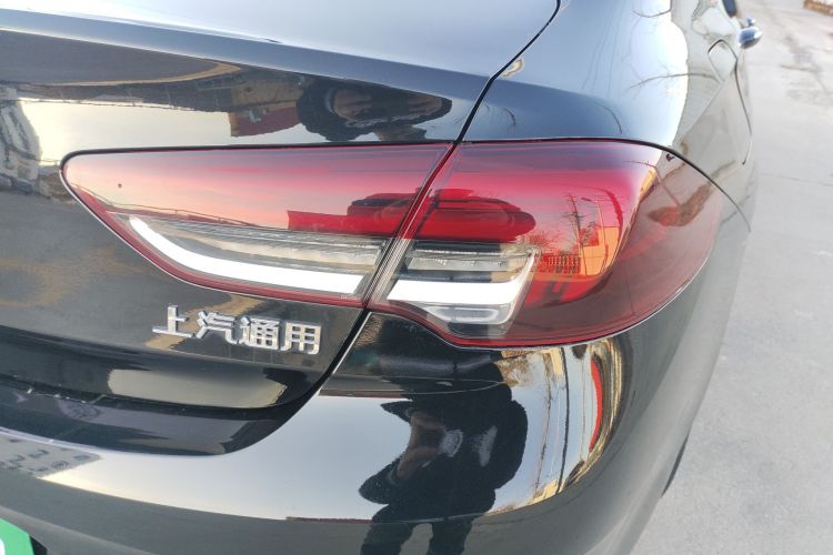 别克 君威 2024款 25T 超享版车身外观9