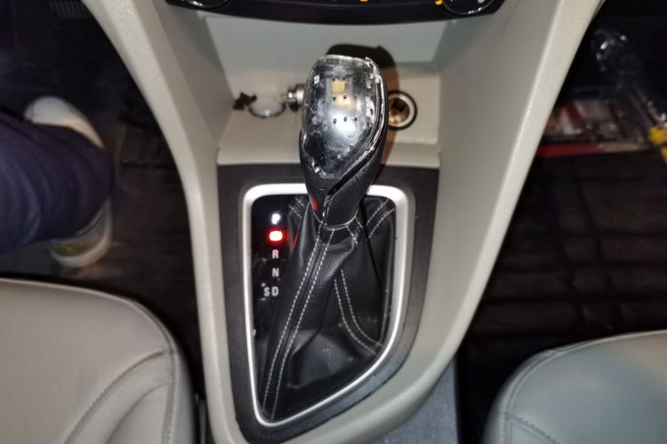 别克 英朗 2015款 18T 双离合精英型中控内饰18