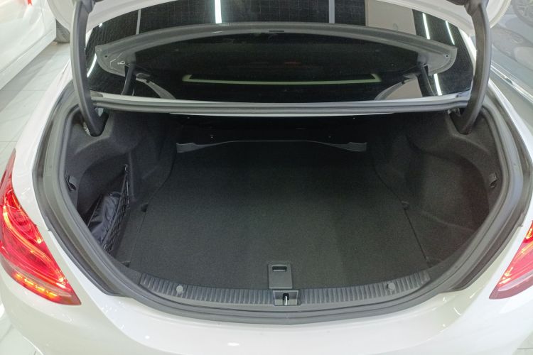 奔驰C级 2018款 C 180 L 动感型运动版局部细节23