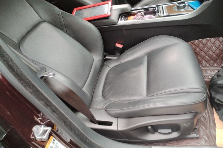 捷豹XFL 2018款 XFL 2.0T 200PS 精英版局部细节41