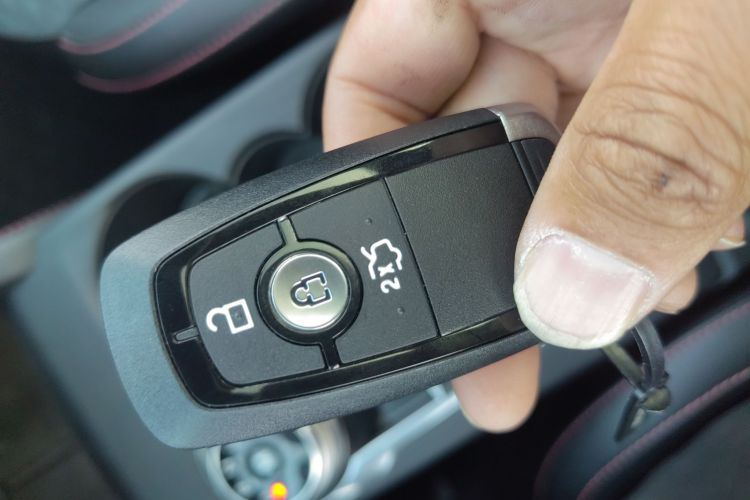 福特 福克斯 2020款 三厢 EcoBoost 180 自动ST Line中控内饰11