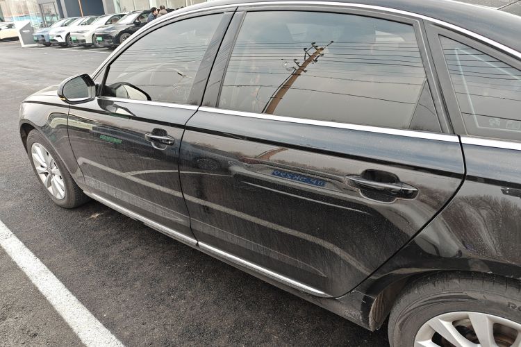 奥迪A6L 2015款 30 FSI 百万纪念舒享型车身外观4