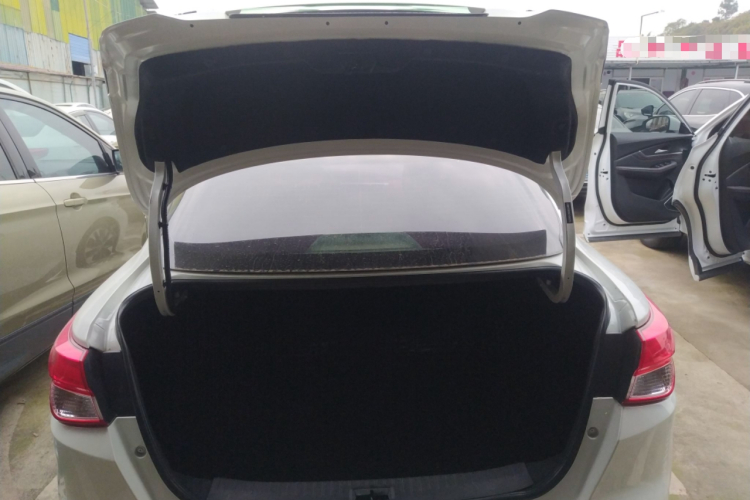 日产 蓝鸟 2016款 1.6L CVT智酷版机舱底盘23