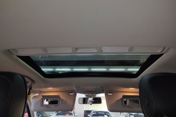 奔驰C级 2020款 改款 C 200 L 时尚型运动版中控内饰22