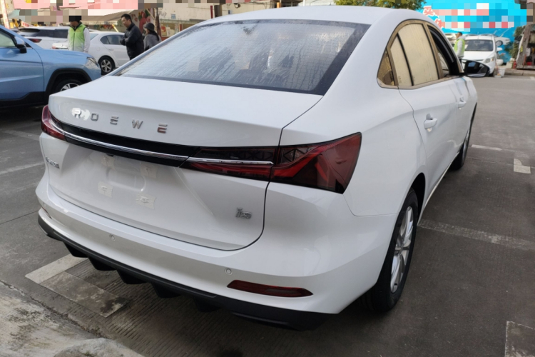 荣威i5 2023款 1.5L CVT豪华版车身外观6005