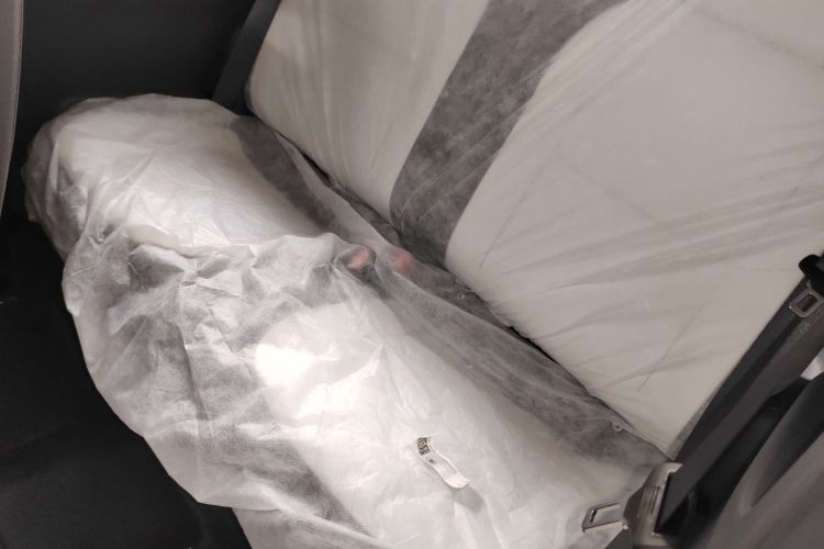 吉利银河 2025款 210km 熊猫骑士中控内饰21