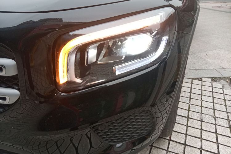 奔驰GLB 2023款 GLB 220 动感型局部细节36