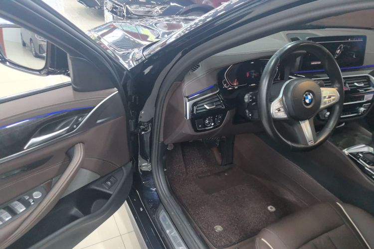 宝马5系 2022款 改款二 525Li M运动套装中控内饰20