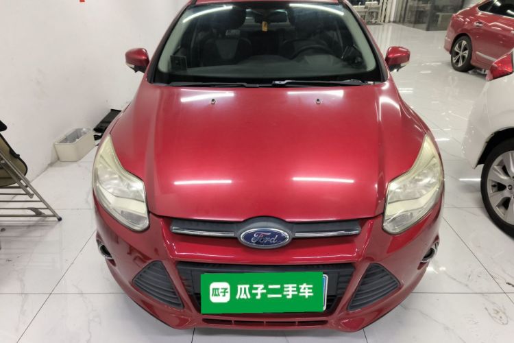 福特 福克斯 2012款 三厢 1.6L 自动风尚型车身外观2