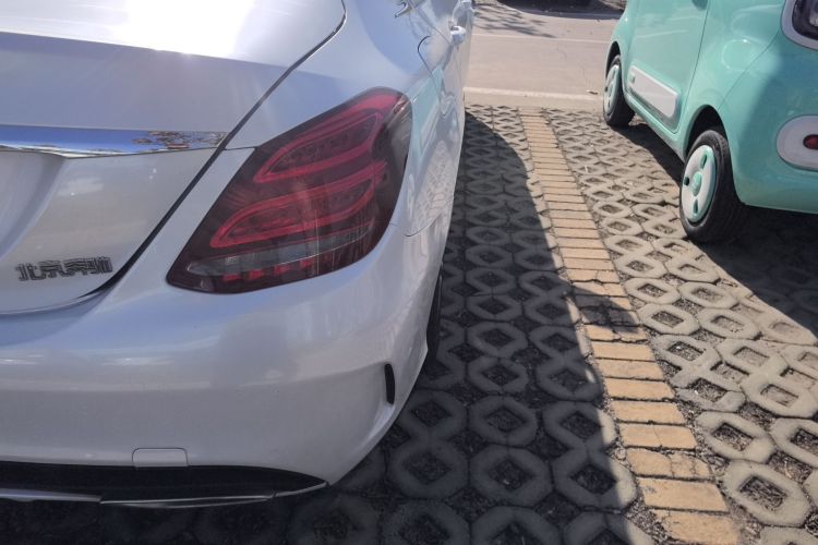 奔驰C级 2016款 C 180 L 运动型车身外观9